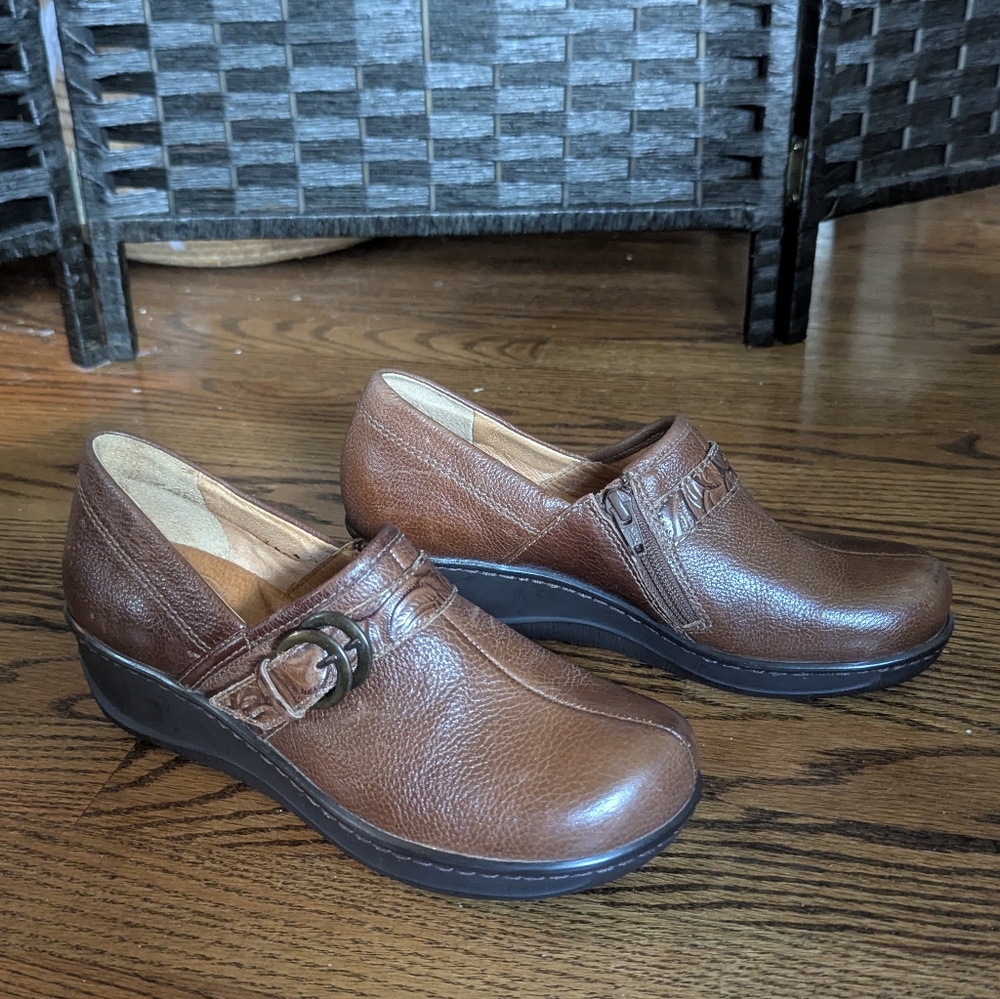 Nurture Shoes Clogs Leather Women's Sz 7.5 Nurses Support Excel Used Condition